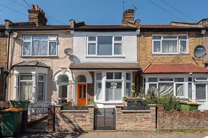 2 Bedroom Terraced House For Sale In Kingsland Road, Plaistow, E13