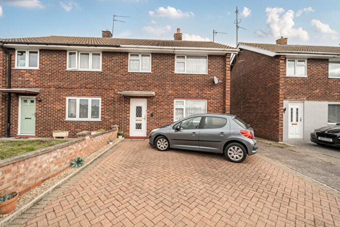 3 Bedroom Semi Detached House For Sale In Queens Crescent, Clapham, MK41