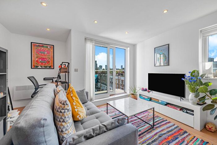 2 Bedroom Flat To Rent In Angel Wharf, Shepherdess Walk, N1