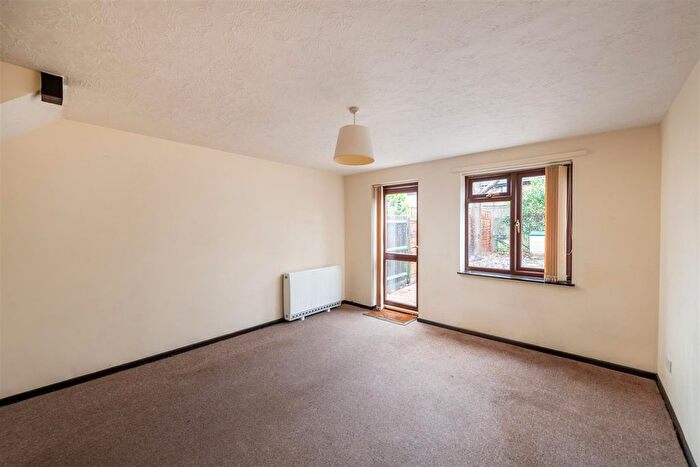 2 Bedroom Terraced House For Sale In Copse Lane, Horley, RH6
