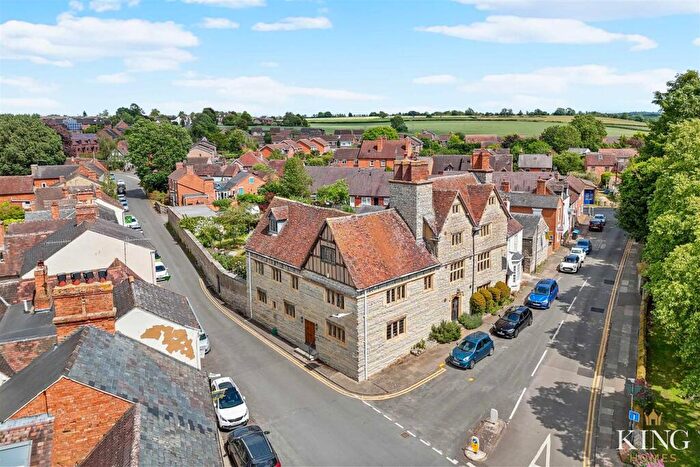 5 Bedroom Semi-Detached House For Sale In High Street, Bidford-On-Avon, Alcester, B50