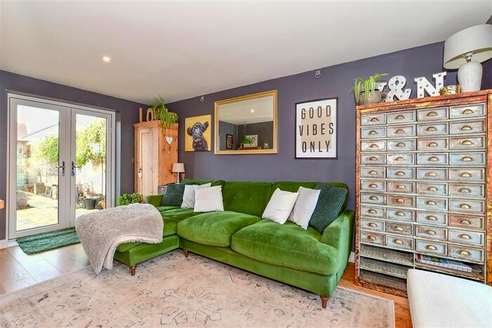 3 Bedroom Detached House For Sale In Nickolls Road, Hythe, Kent, CT21