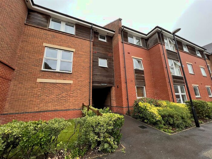 2 Bedroom Flat To Rent In Chain Court, Swindon, SN1