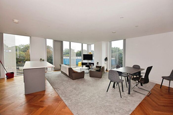 3 Bedroom Flat To Rent In South Tower, Deansgate Square, Owen Street, Castlefield, Manchester, M15