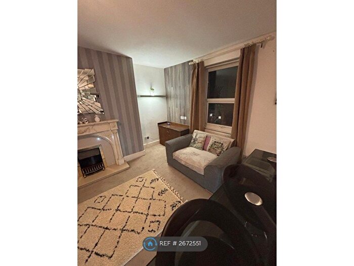 2 Bedroom Flat To Rent In Oakfield Rd, Liverpool, L4