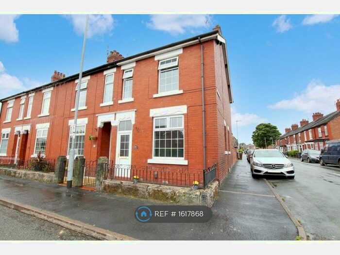 3 Bedroom End Of Terrace House To Rent In Well Street, Biddulph, Stoke-On-Trent, ST8