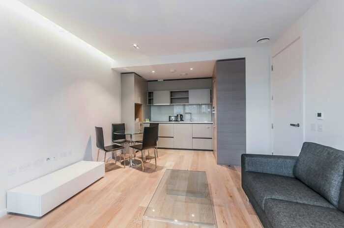 1 Bedroom Flat To Rent In York Way, King's Cross, London, N1C