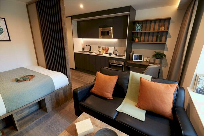 Apartment To Rent In Apt, Live Oasis St Albans Place #, LS2