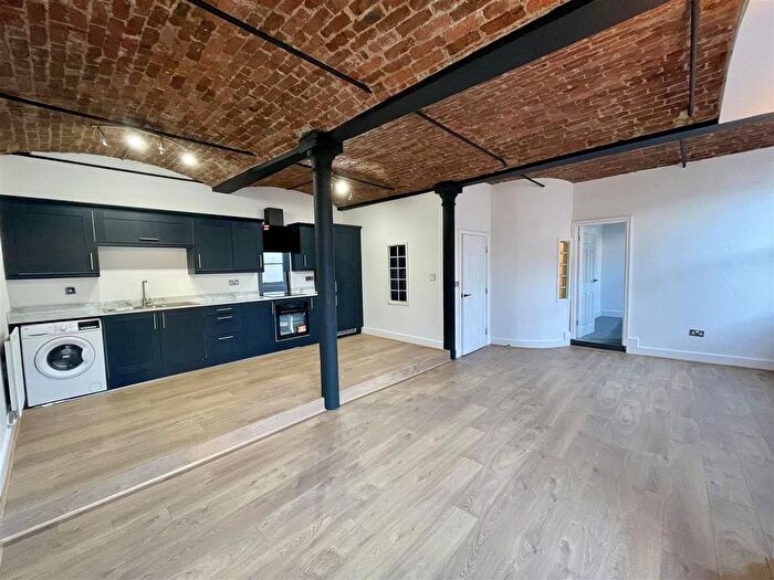 2 Bedroom Flat To Rent In Fowlers Building, Victoria Street, L2