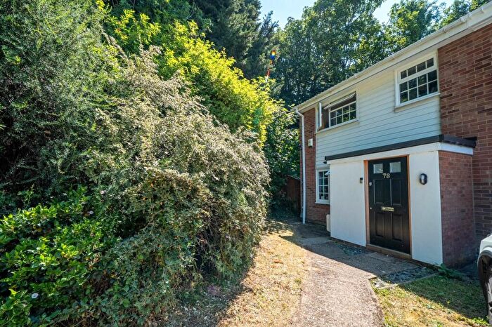 3 Bedroom End Of Terrace House For Sale In The Mall, Dunstable, Bedfordshire, LU5