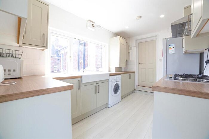 6 Bedroom Maisonette To Rent In £pppw - Goldspink Lane, Sandyford, NE2