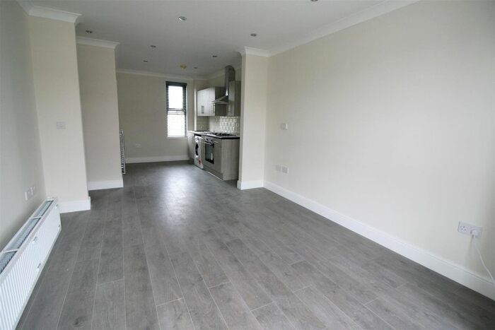 Studio To Rent In Alloa Road, Goodmayes, Ilford, IG3