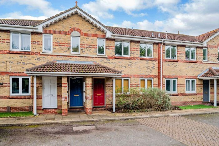 2 Bedroom Flat To Rent In Mountbatten Gardens, Beckenham, BR3