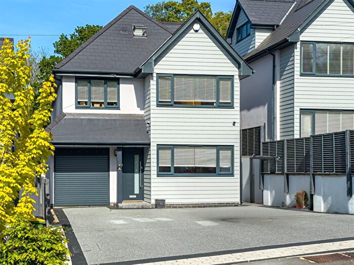 6 Bedroom Detached House For Sale In London Hill, Rayleigh, SS6