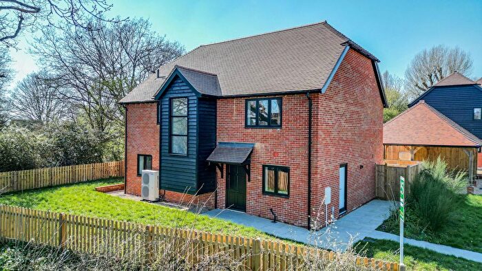 3 Bedroom Detached House For Sale In Standen Street, Iden Green, TN17