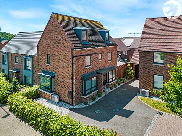 4 Bedroom Detached House For Sale In Cherry Orchard, Castle Hill, Ebbsfleet Valley, Swanscombe, DA10