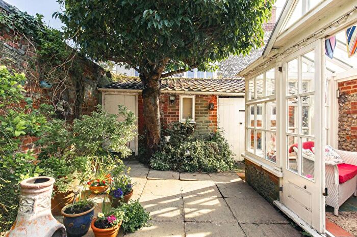 3 Bedroom Cottage For Sale In High Street Cottage With Courtyard Garden In Blakeney, NR25