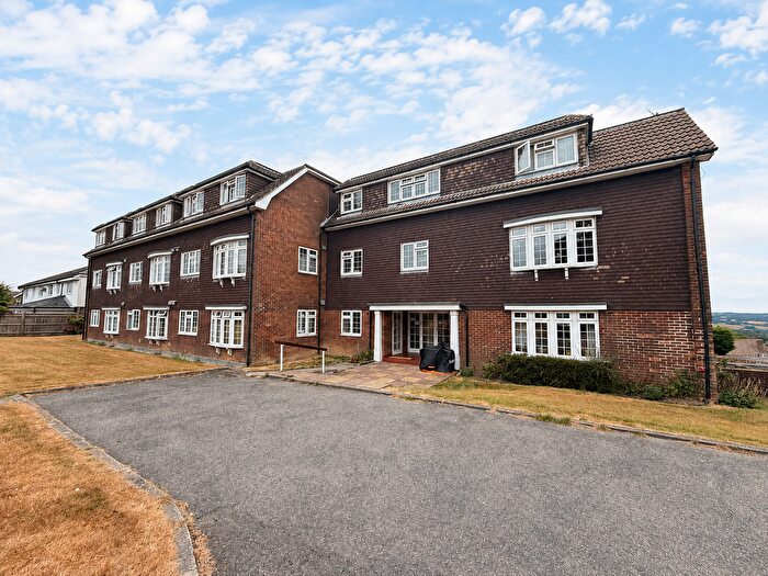 1 Bedroom Flat To Rent In Mayfield Court, Heathfield, TN21