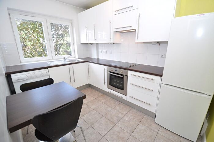 3 Bedroom Flat To Rent In Percival Street, London, EC1V