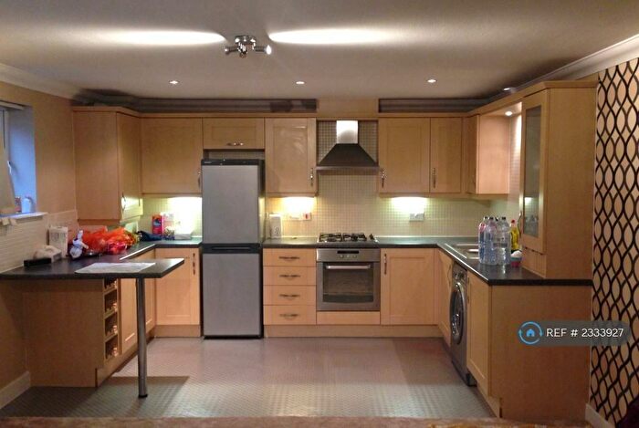 2 Bedroom Flat To Rent In Thornycroft Close, Newbury, RG14