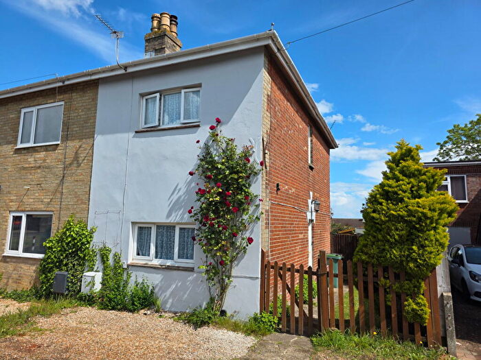3 Bedroom Semi Detached House For Sale In Upton Road, Ryde, PO33