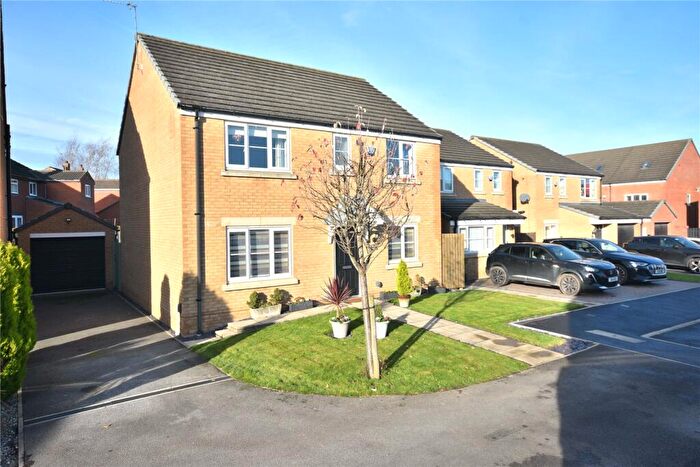 4 Bedroom Detached House For Sale In Poplar Place, Whinmoor, Leeds, West Yorkshire, LS14