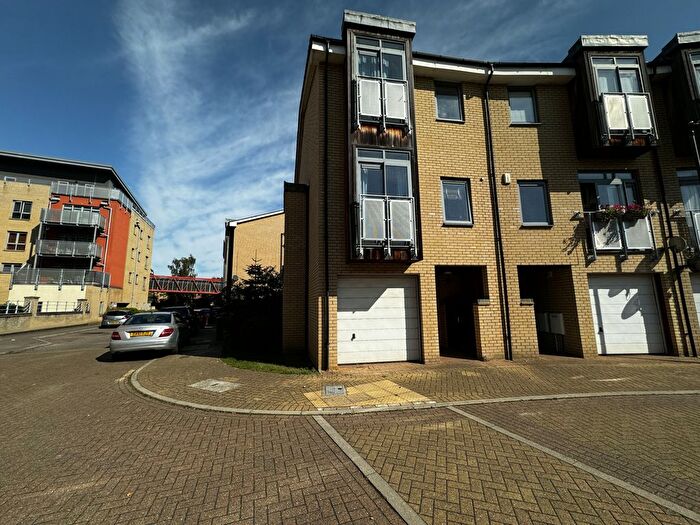 4 Bedroom Semi Detached House For Sale In Rustat Avenue, CB1