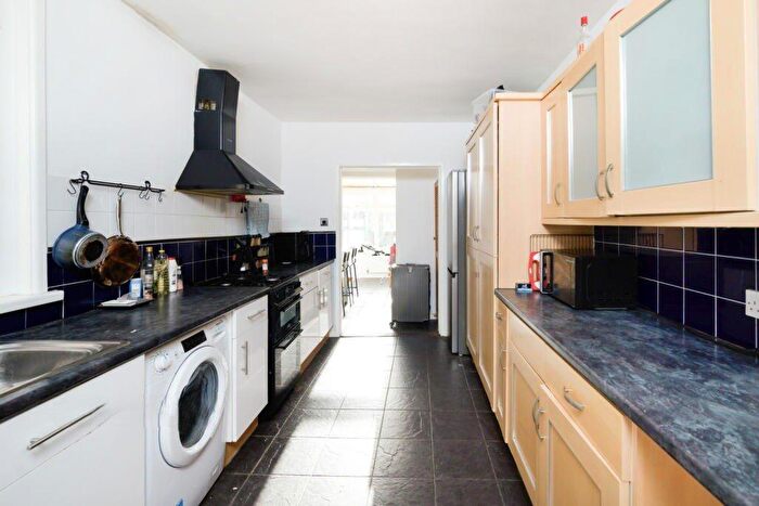 5 Bedroom House To Rent In Orchard Road, Southsea, Hampshire, PO4