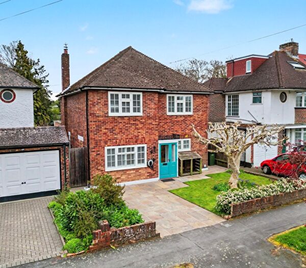 4 Bedroom Detached House For Sale In Thistledene, Thames Ditton, KT7