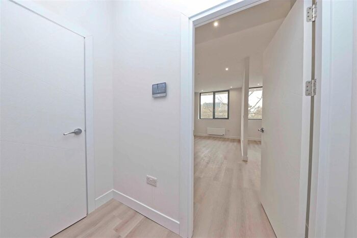 1 Bedroom Flat To Rent In High Street, Cowley, Uxbridge, UB8