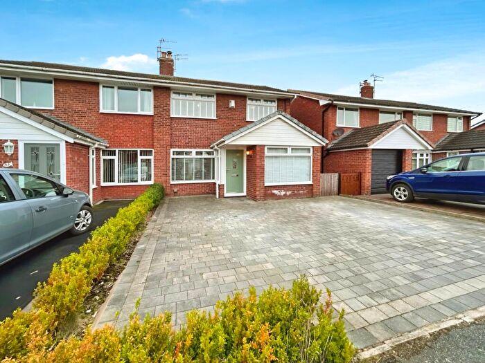 3 Bedroom Semi Detached House For Sale In Harris Road, Lostock Gralam, Northwich, Cheshire, CW9