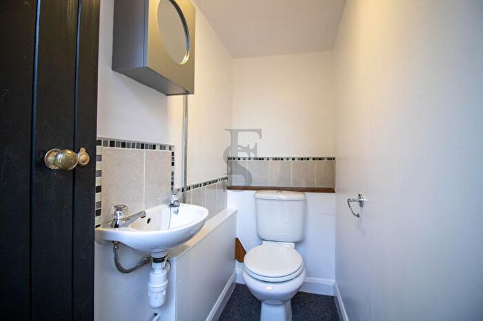 2 Bedroom End Of Terrace House To Rent In Charnwood Avenue, Whetstone, LE8