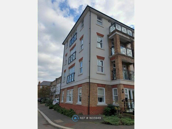 2 Bedroom Flat To Rent In Holfords Way, London, SW15