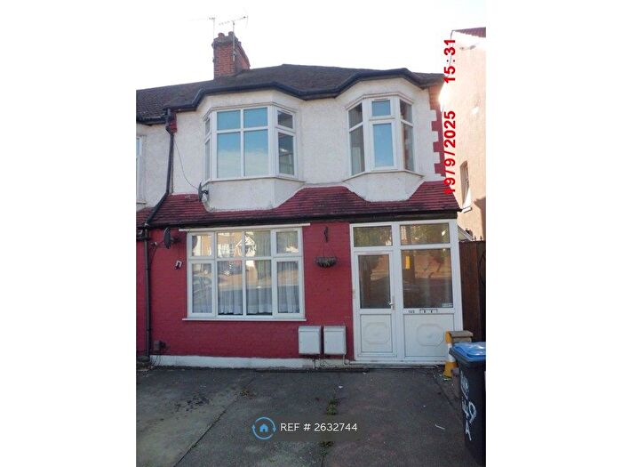 1 Bedroom Flat To Rent In Chase Road, Southgate, London, N14