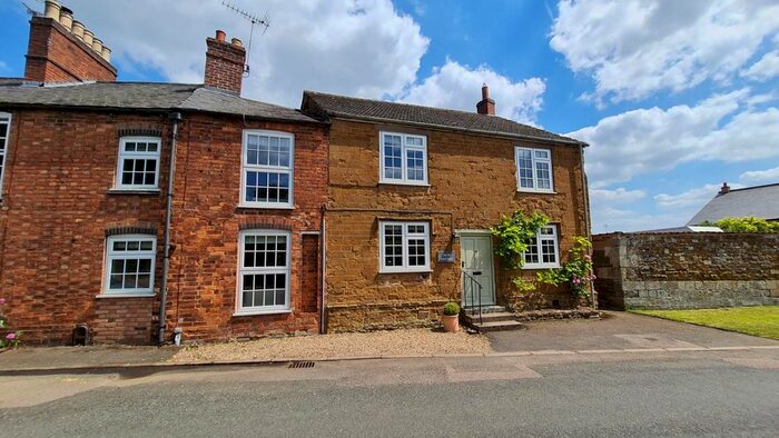 4 Bedroom Property For Sale In Owston Road, Knossington, Oakham, LE15