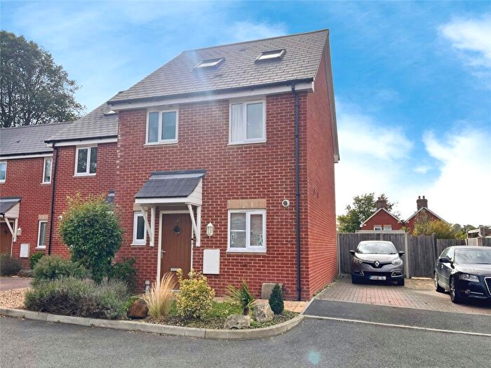 3 Bedroom End Of Terrace House For Sale In Old School Close, Freshwater, Isle Of Wight, PO40