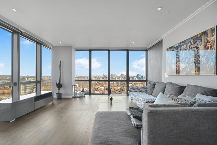 2 Bedroom Flat To Rent In West India Quay, Hertsmere Road, E14