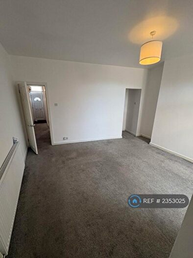 4 Bedroom Terraced House To Rent In Whitehall Road, Bristol, BS5