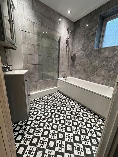 6 Bedroom House To Rent In St Albans Road, Brynmill, Swansea, SA2