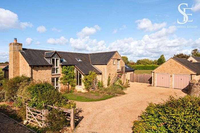 5 Bedroom Barn Conversion For Sale In North Street, Aston, OX18