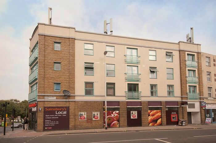 1 Bedroom Flat To Rent In Queenstown Road, London, SW8