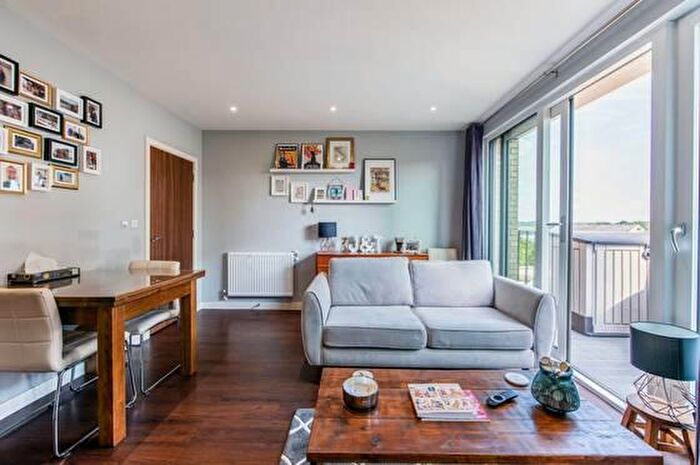 1 Bedroom Flat For Sale In Moorhen Drive, Hendon, London, NW9