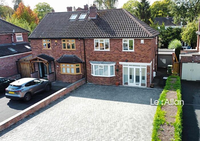 3 Bedroom Semi Detached House For Sale In Castle Grove, Stourbridge, DY8