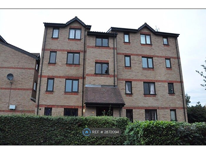 1 Bedroom Flat To Rent In Myers Lane, London, SE14