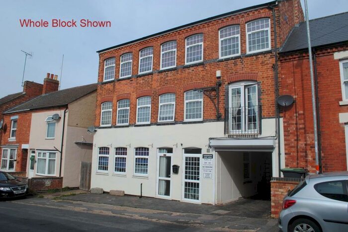 2 Bedroom Flat To Rent In Harborough Road, Rushden, NN10