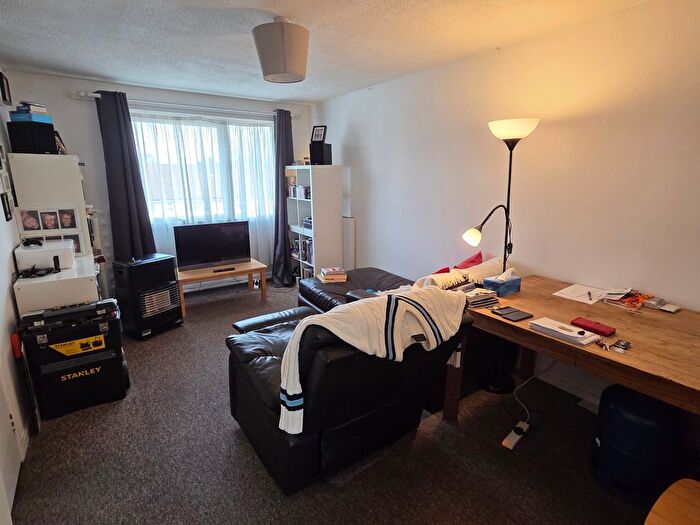 1 Bedroom Flat For Sale In Neasden Lane North, Neasden, London, NW10