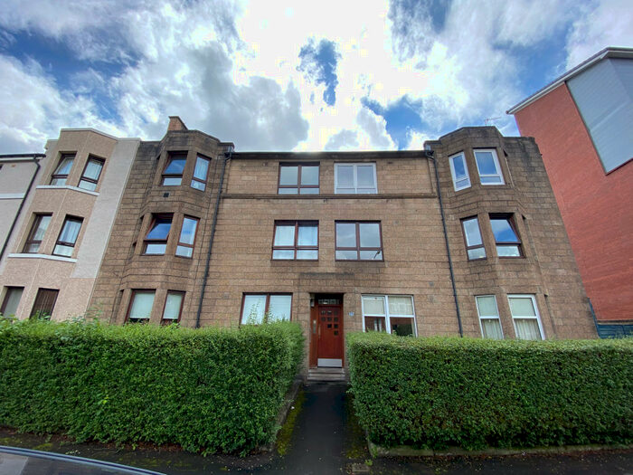 2 Bedroom Apartment To Rent In Holmbank Avenue, Shawlands, G41