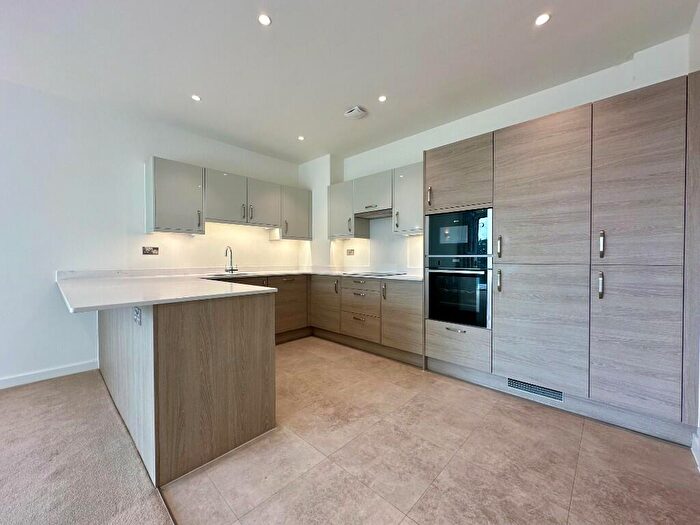 2 Bedroom Apartment For Sale In Mount Road, Poole, Dorset, BH14