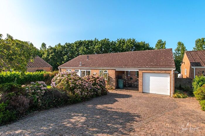 3 Bedroom Detached Bungalow For Sale In Forest Way, Winford, Sandown, PO36