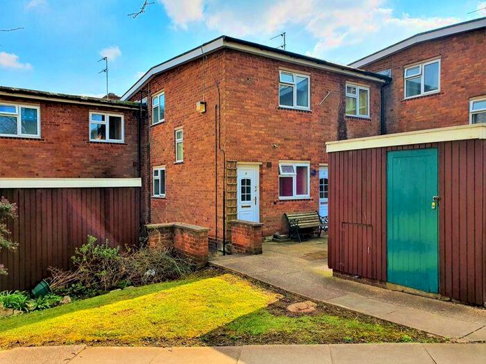 2 Bedroom Flat To Rent In Garth Road, Stafford, ST17